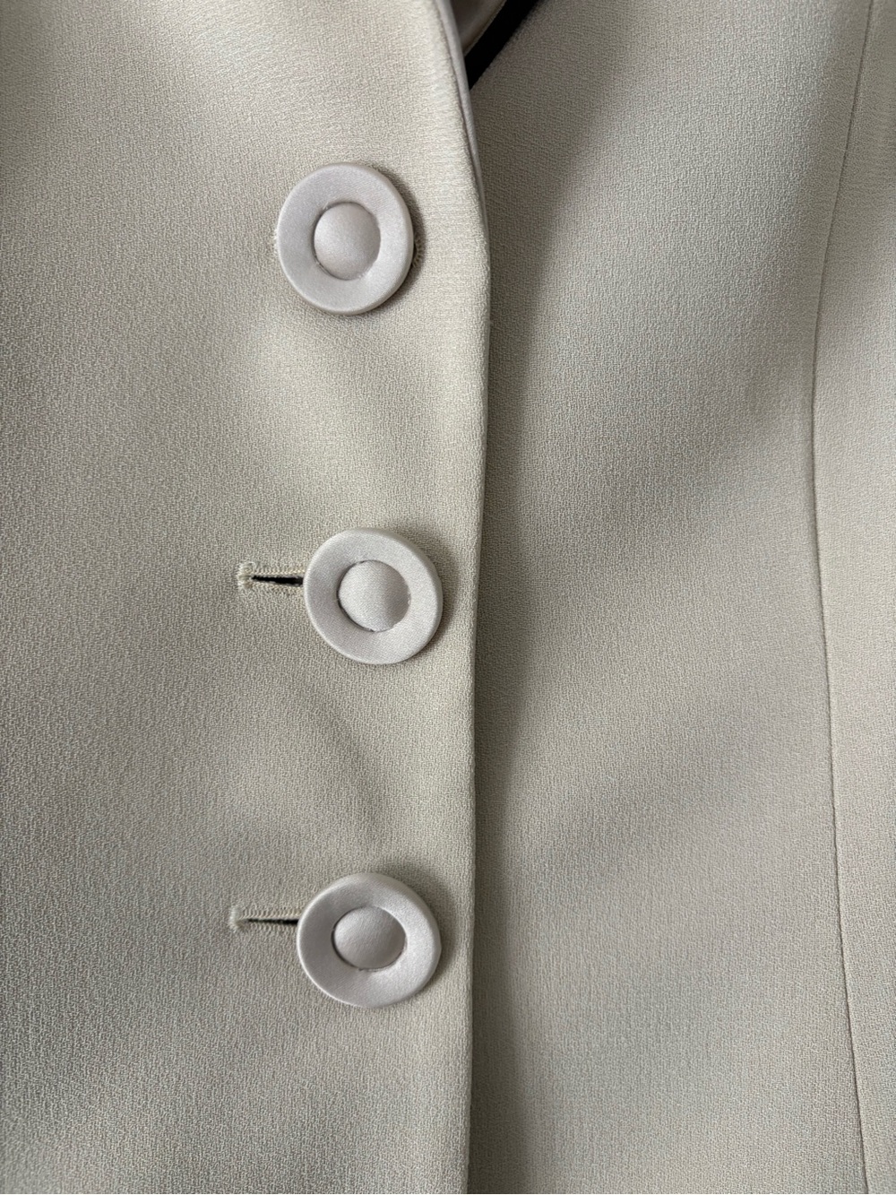 Vintage Christian Dior Beige Blazer | Satin Collar | Size 4P | Classic Jacket - Picture 7 of 7